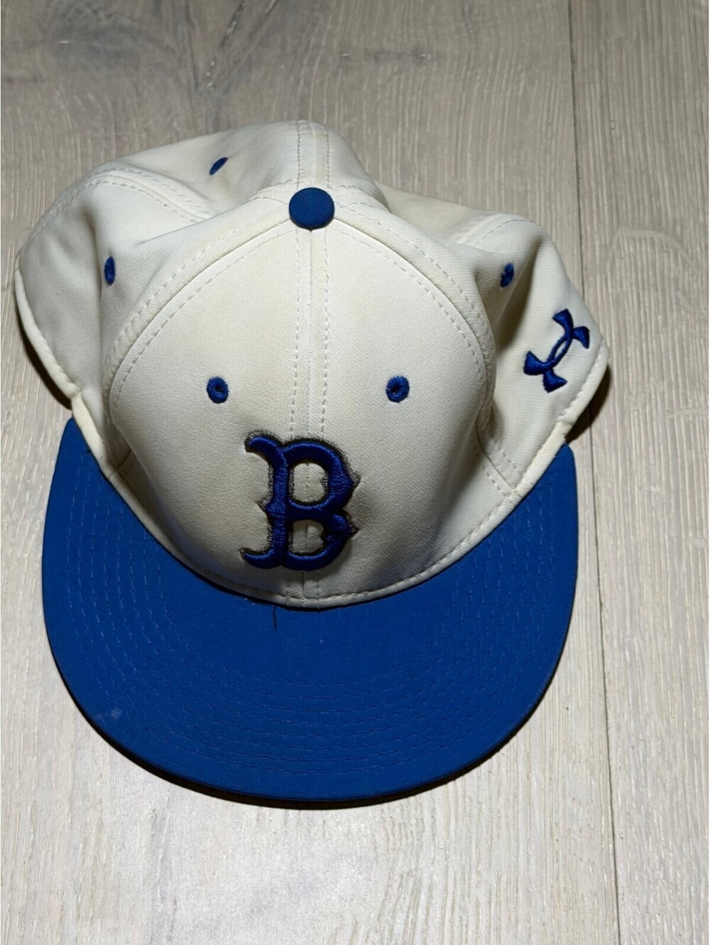 Under Armour Adult Medium Baseball Cap with Blue Brim and 'B' Logo